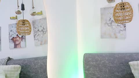 Katie online show from April 14, 11:05 am