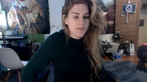 Katie online show from December 6, 5:20 am