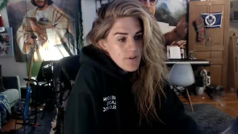 Snapshot of katiecutie_5 chatting on June 11, 5:16 am Katie online show from June 11, 5:16 am