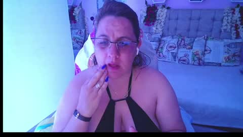 Snapshot of katiee_jones_ chatting on January 24, 11:23 pm Katherine online show from January 24, 11:23 pm