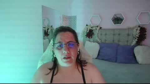 Snapshot of katiee_jones_ chatting on March 1, 3:49 pm Katherine online show from March 1, 3:49 pm