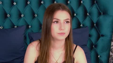 katiereeves online show from October 13, 1:11 pm