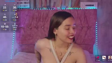 Snapshot of katiie_m chatting on June 25, 12:54 am Katie online show from June 25, 12:54 am