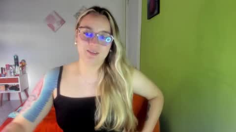 katira333 online show from December 14, 10:25 pm