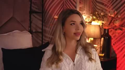 KatJolie online show from November 22, 8:30 pm