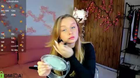 Katrina Bail online show from November 3, 1:08 am