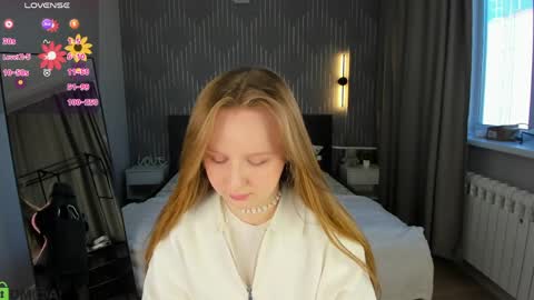 Katrina Bail online show from March 31, 1:07 am