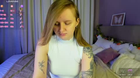 Snapshot of katrina_bail chatting on May 12, 1:14 am Katrina Bail online show from May 12, 1:14 am