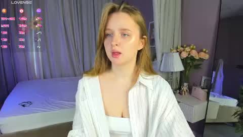 Snapshot of katrina_bail chatting on June 12, 1:26 am Katrina Bail online show from June 12, 1:26 am