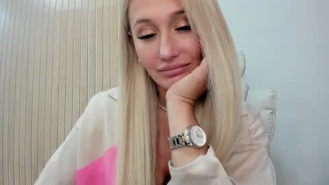 katrina moor online show from June 3, 12:30 pm