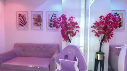 Snapshot of katrina_spencer chatting on June 1, 7:04 pm Katrina online show from June 1, 7:04 pm