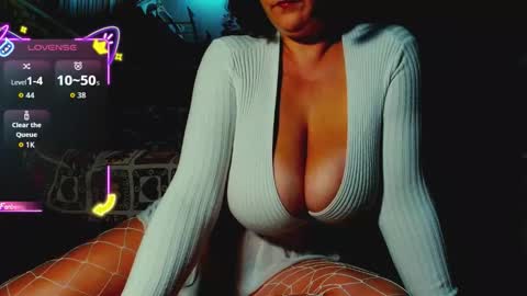 Snapshot of katrinedenev chatting on October 7, 8:39 pm KatrineDenev online show from October 7, 8:39 pm
