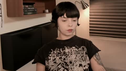 katsuro online show from April 8, 8:09 pm