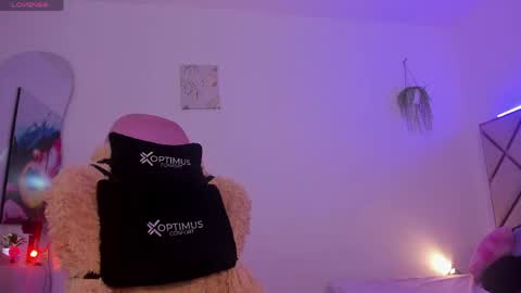 Snapshot of katt_lover chatting on June 4, 3:56 am michell online show from June 4, 3:56 am