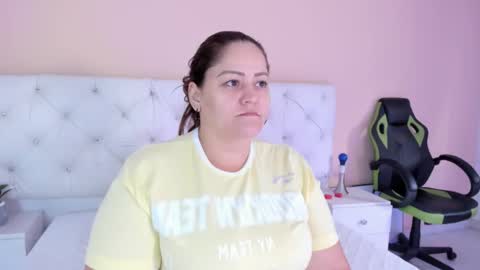Snapshot of katte_landerr chatting on October 6, 1:19 pm Katte online show from October 6, 1:19 pm