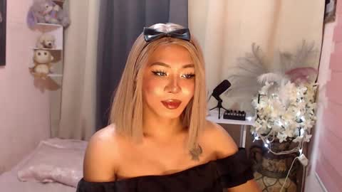 Saisy online show from November 18, 6:23 pm