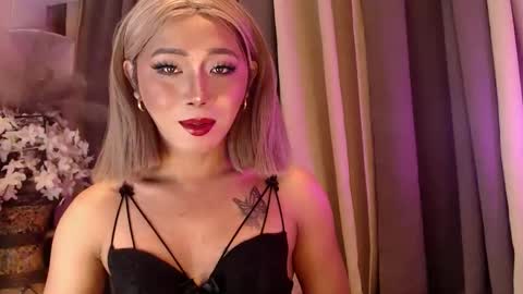 Snapshot of kattiecurrent chatting on April 27, 1:42 pm Saisy online show from April 27, 1:42 pm