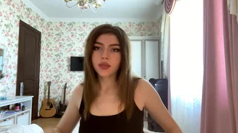Molly online show from May 10, 9:25 am
