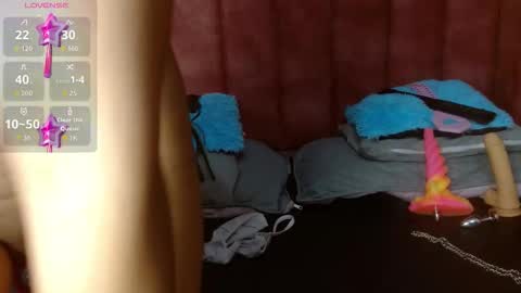 Snapshot of katty_berry_ chatting on October 1, 2:01 pm Arianna online show from October 1, 2:01 pm