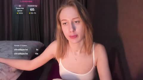 Snapshot of katty_blondy chatting on March 24, 10:48 pm katty_blondy online show from March 24, 10:48 pm