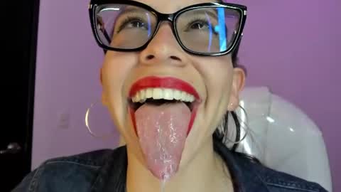 Snapshot of katty_mouth chatting on July 1, 5:23 pm Katty online show from July 1, 5:23 pm