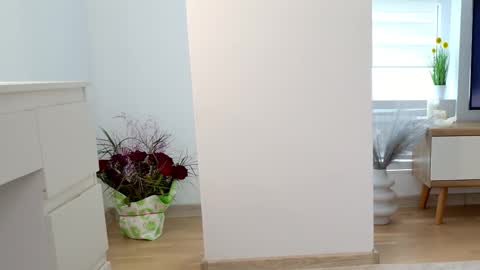 Katty Perry online show from March 24, 3:17 pm