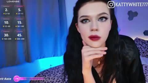 Snapshot of kattywhite777 chatting on May 27, 1:35 am vacation until November 3 online show from May 27, 1:35 am