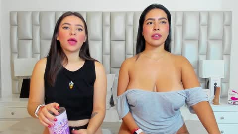Snapshot of katy_and_paola chatting on December 28, 2:10 pm katy blonde girl and paola big boobs online show from December 28, 2:10 pm