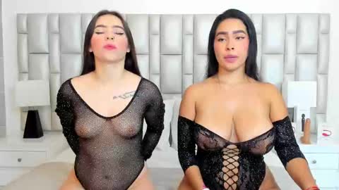 Snapshot of katy_and_paola chatting on February 20, 7:52 pm katy blonde girl and paola big boobs online show from February 20, 7:52 pm