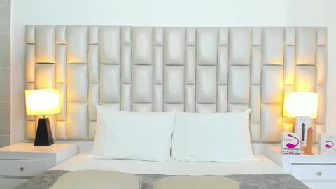 katy blonde girl and paola big boobs online show from November 26, 7:59 pm