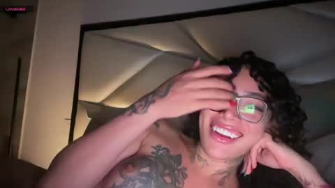 Emily online show from April 6, 11:05 pm