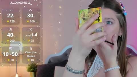 Snapshot of katymeaw chatting on February 5, 1:43 am katymeaw online show from February 5, 1:43 am