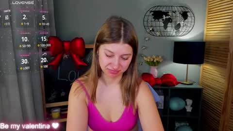 Snapshot of katymeaw chatting on February 17, 1:35 am katymeaw online show from February 17, 1:35 am