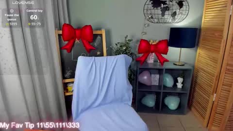 Snapshot of katymeaw chatting on February 18, 1:23 am katymeaw online show from February 18, 1:23 am