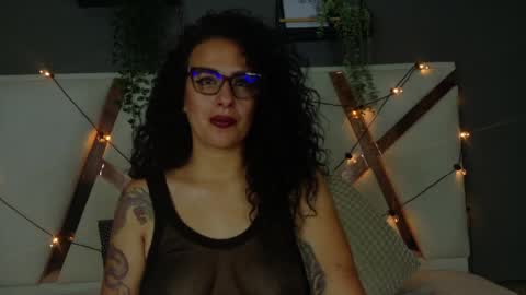 Snapshot of katyrataylor__ chatting on March 31, 10:54 pm katyrataylor__ online show from March 31, 10:54 pm