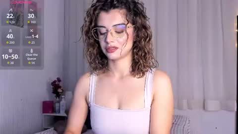 Snapshot of katyroussex_ chatting on June 24, 1:37 am Katy online show from June 24, 1:37 am