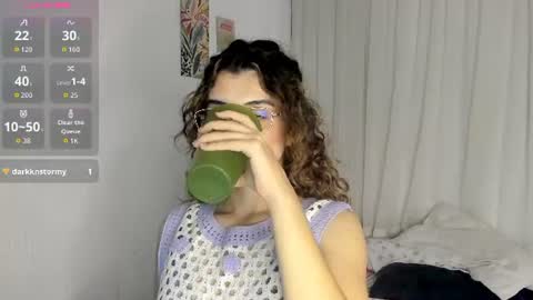 Snapshot of katyroussex_ chatting on June 25, 3:17 am Katy online show from June 25, 3:17 am
