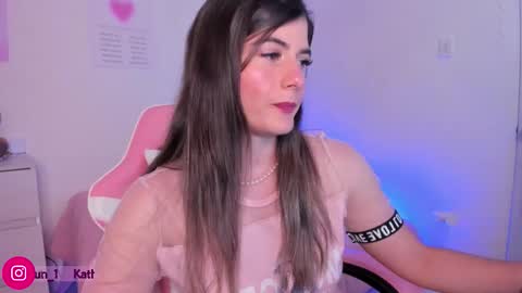 Snapshot of katys_world chatting on February 12, 11:33 pm Katy online show from February 12, 11:33 pm