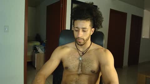 Snapshot of kaurilop chatting on December 3, 2:36 am Kauri Lop online show from December 3, 2:36 am