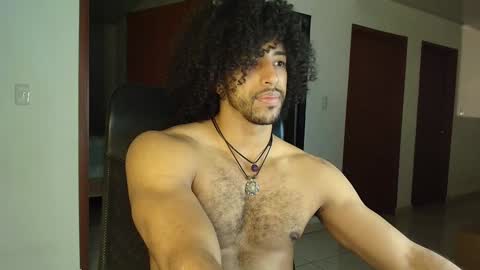 Snapshot of kaurilop chatting on December 4, 2:42 am Kauri Lop online show from December 4, 2:42 am