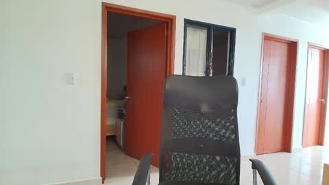 Snapshot of kaurilop chatting on December 8, 2:19 pm Kauri Lop online show from December 8, 2:19 pm