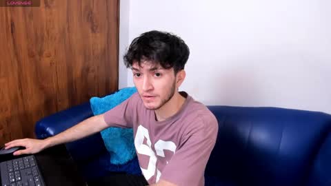 kavencastro online show from May 26, 5:03 am
