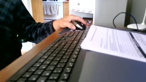 Snapshot of kawa98karbu chatting on June 22, 12:24 pm kawa98karbu online show from June 22, 12:24 pm