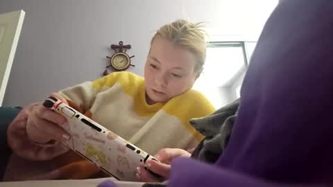 Snapshot of kawaiibelle chatting on February 27, 8:42 pm KawaiiBelle online show from February 27, 8:42 pm