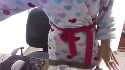  Khawit  online show from February 7, 11:34 am