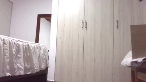  Khawit  online show from October 15, 3:56 pm