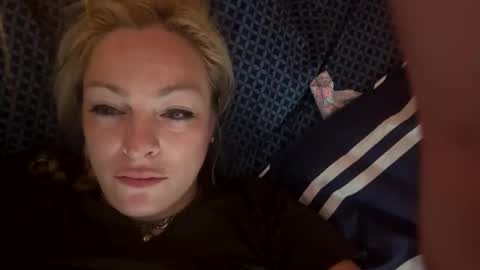 Snapshot of kay_la chatting on September 21, 11:45 am kay_la online show from September 21, 11:45 am