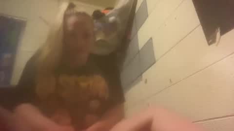 Snapshot of kay_la chatting on March 23, 5:11 am kay_la online show from March 23, 5:11 am