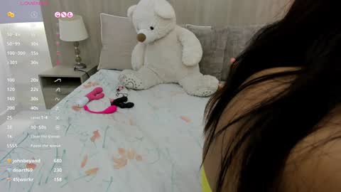   online show from February 3, 2:45 pm