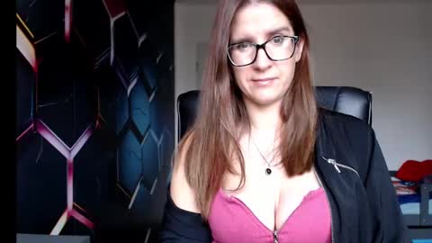 Snapshot of kayalips chatting on December 4, 11:19 am KayaLips online show from December 4, 11:19 am